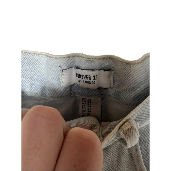 1775. FOREVER 21 LIGHT WASH DENIM JEAN SKIRT SIZE 24 FACTORY FRAYED‎ BOTTOM HEM - Picture 4 of 7